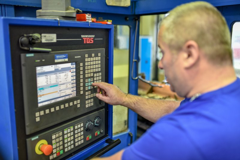 Obsluha CNC ( laser + ohraňovací lis), 2 směny PO-PÁ