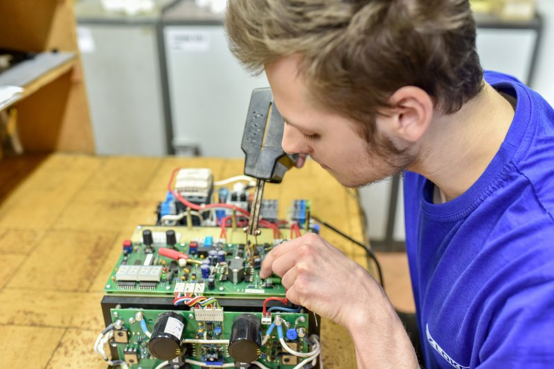 Elektronik (náborový příspěvek 50 000 Kč)