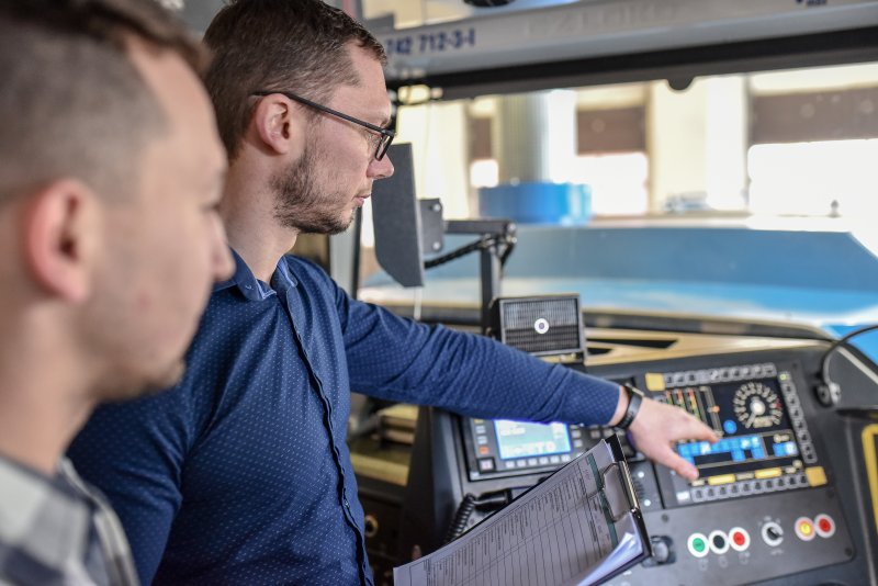 Elektronik (1 směna po-pá) - náborový příspěvek 70 000
