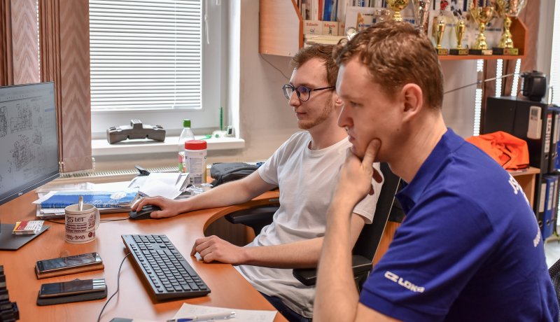 (Elektro)konstruktér-vhodné pro zkušené i absolventy elektro